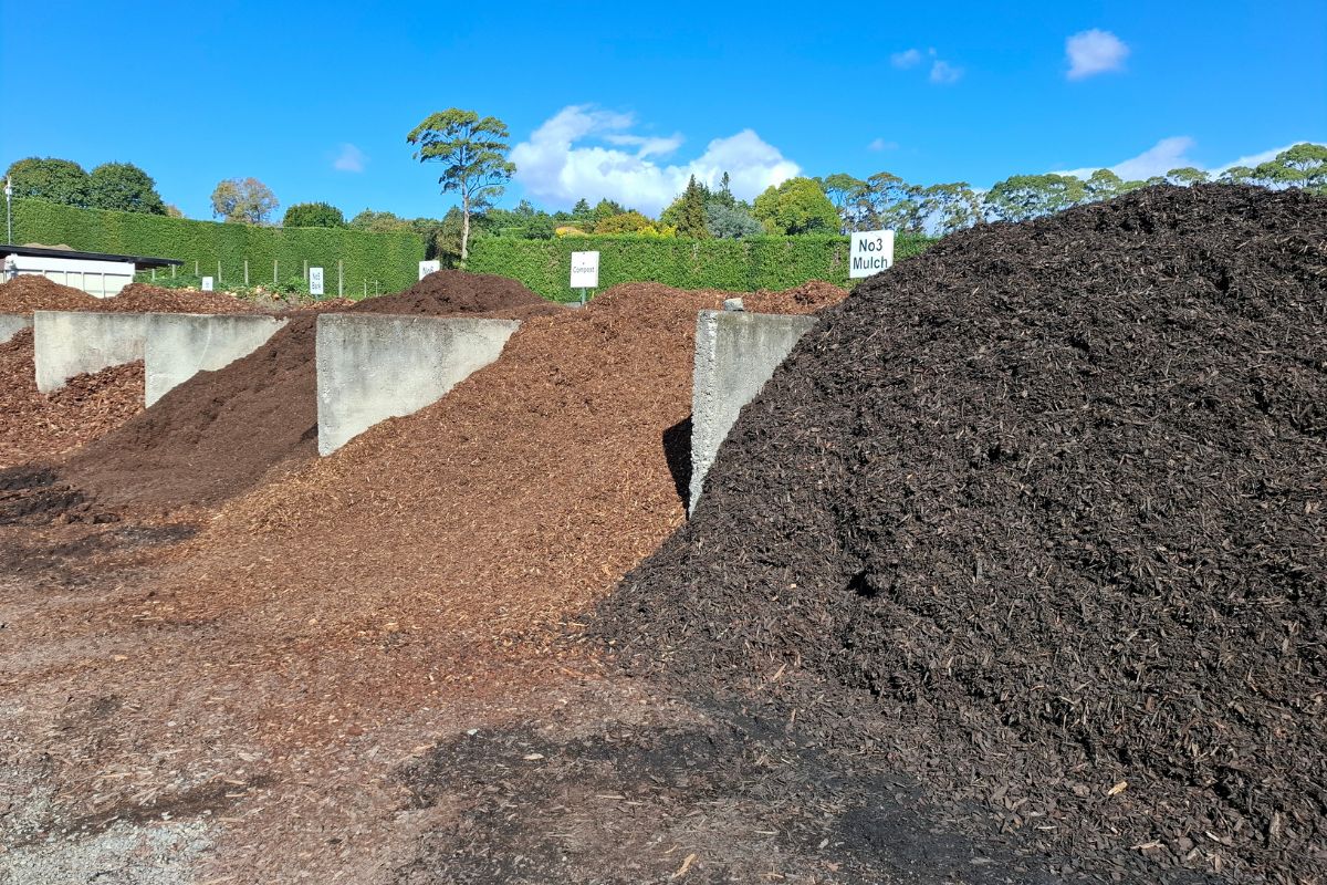 bays filled with compost and bulk mulch for delivery tauranga