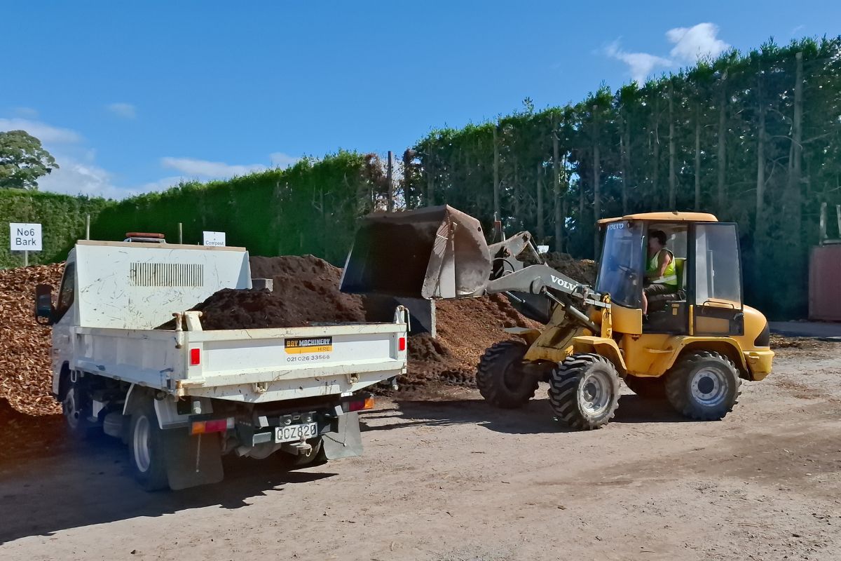 bays filled with compost and bulk mulch for delivery tauranga