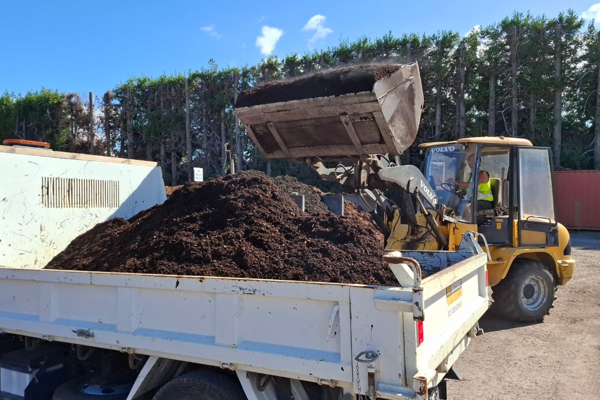 customer ordering a bulk buy compost delivery