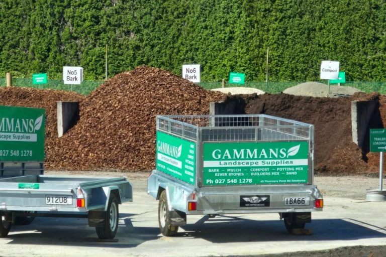 mulch garden supplies for winter