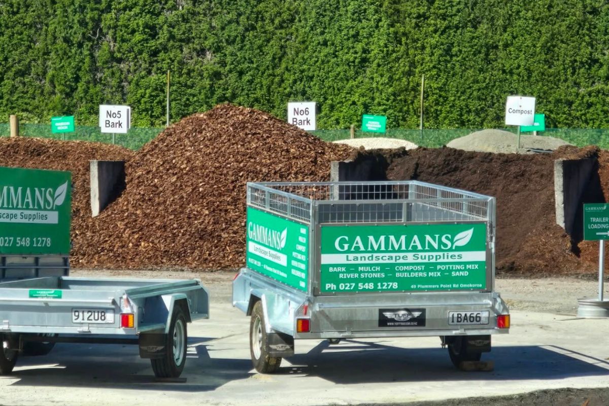 mulch garden supplies for winter